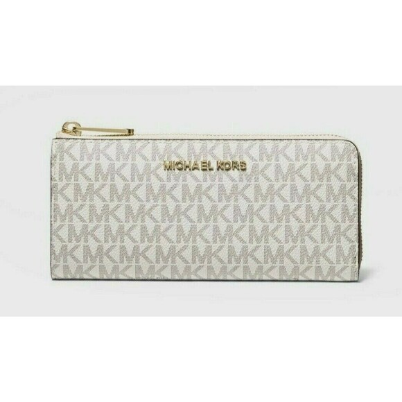 New Michael Kors Jet Set Travel Large Logo Quarter-Zip wallet Vanilla - Picture 1 of 5